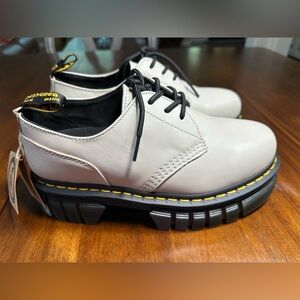 Dr Martens Women Shoes Oxfords lace up Leather Light Beige